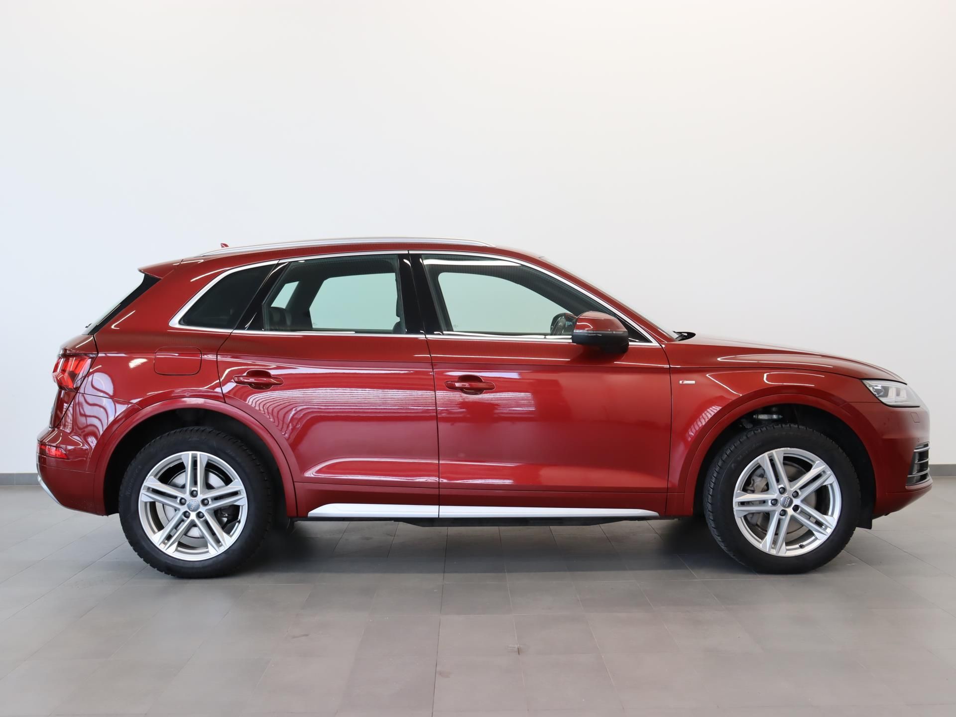 Audi Q5, SPORT 2.0 TDI 140 KW QUATTRO - fotka 3