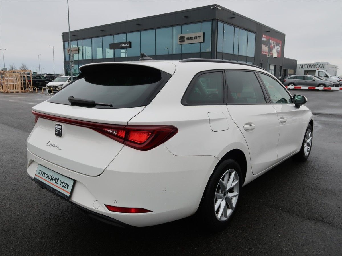 Seat Leon, 1,0 eTSi DSG 81kW ČR 1.maj DPH - fotka 2