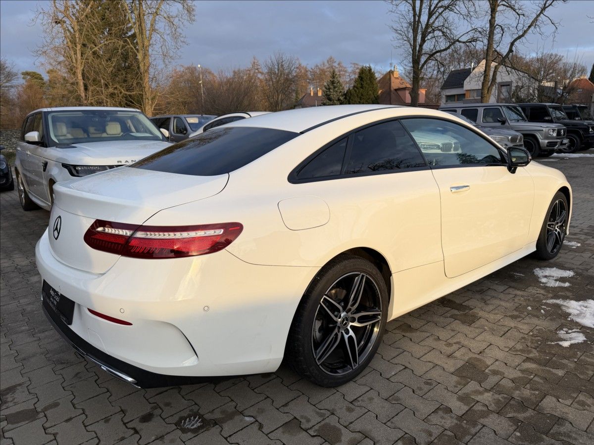 Mercedes-Benz Třídy E, 220d 4Matic AMG - fotka 5