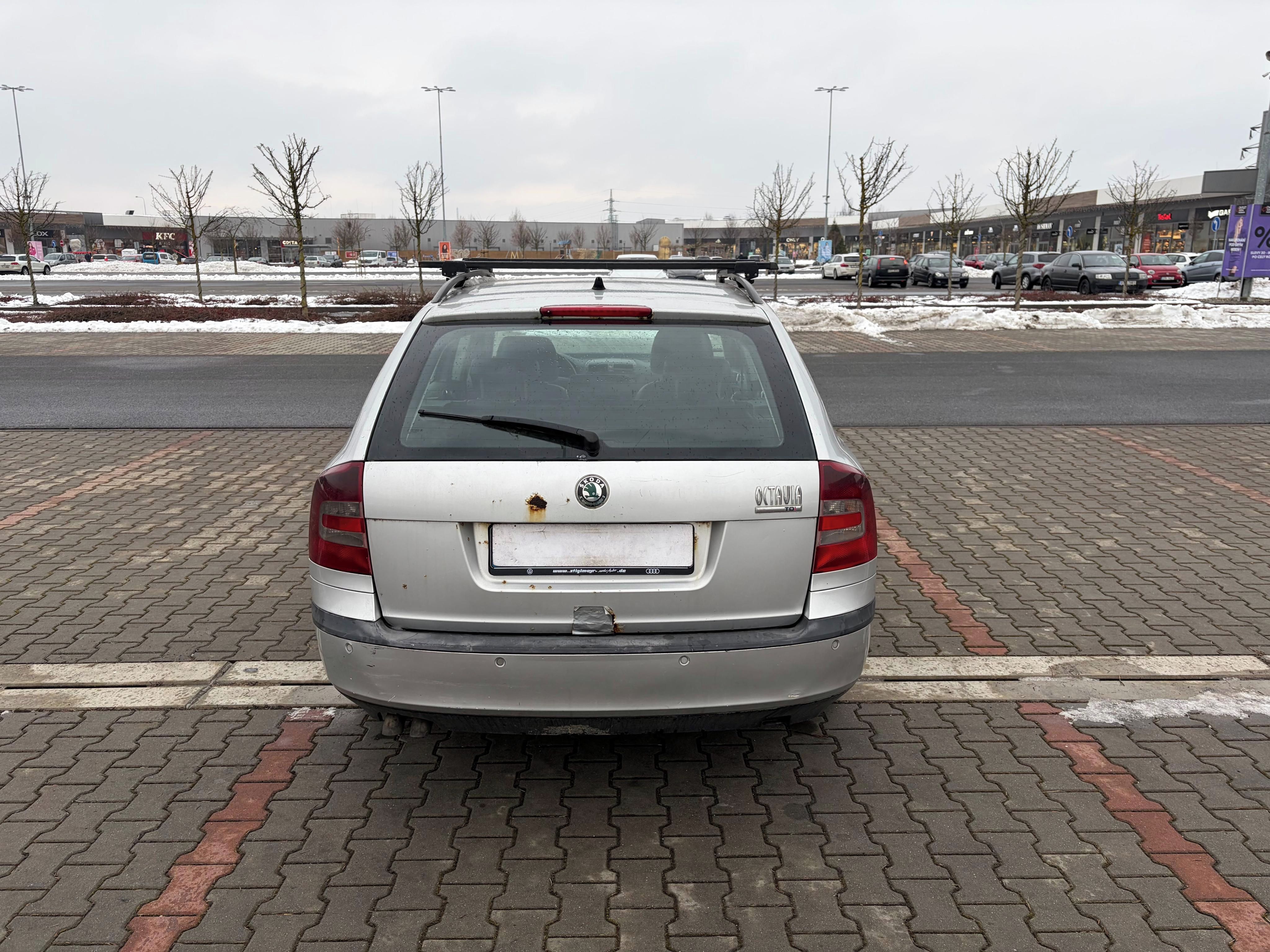 Škoda Octavia, II 2.0 TDi 6 rychlostí - fotka 4