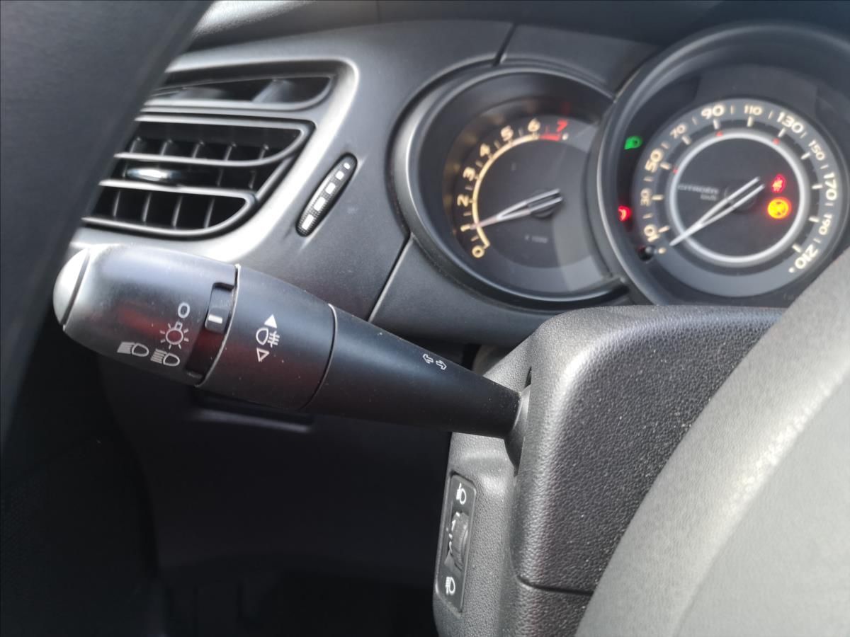 Citroën C3, 1,2 i 8V 60 X webasto - fotka 5