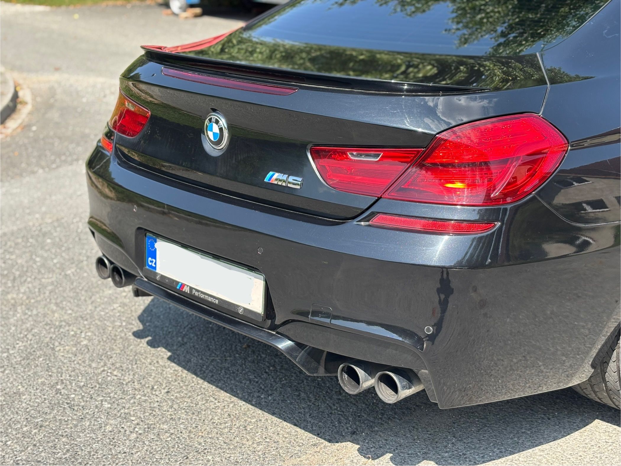 BMW M6, US model, Plná výbava - fotka 6