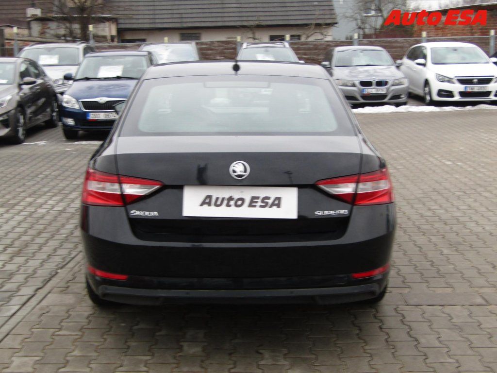 Škoda Superb, 2.0 TDi,AC,park.čidla - fotka 5