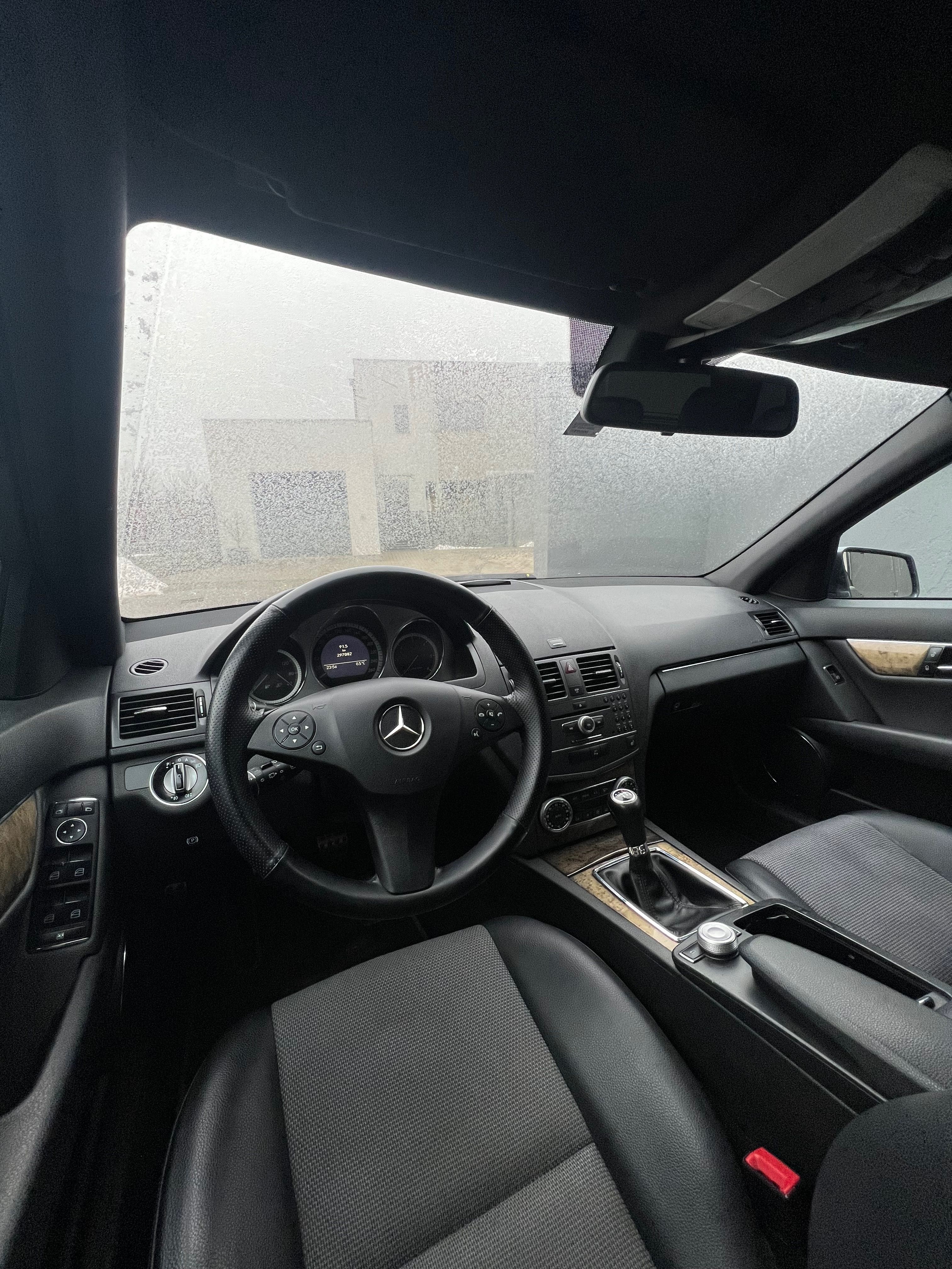 Mercedes-Benz Třídy C, 250 CDI AMG PO SERVISU - fotka 5