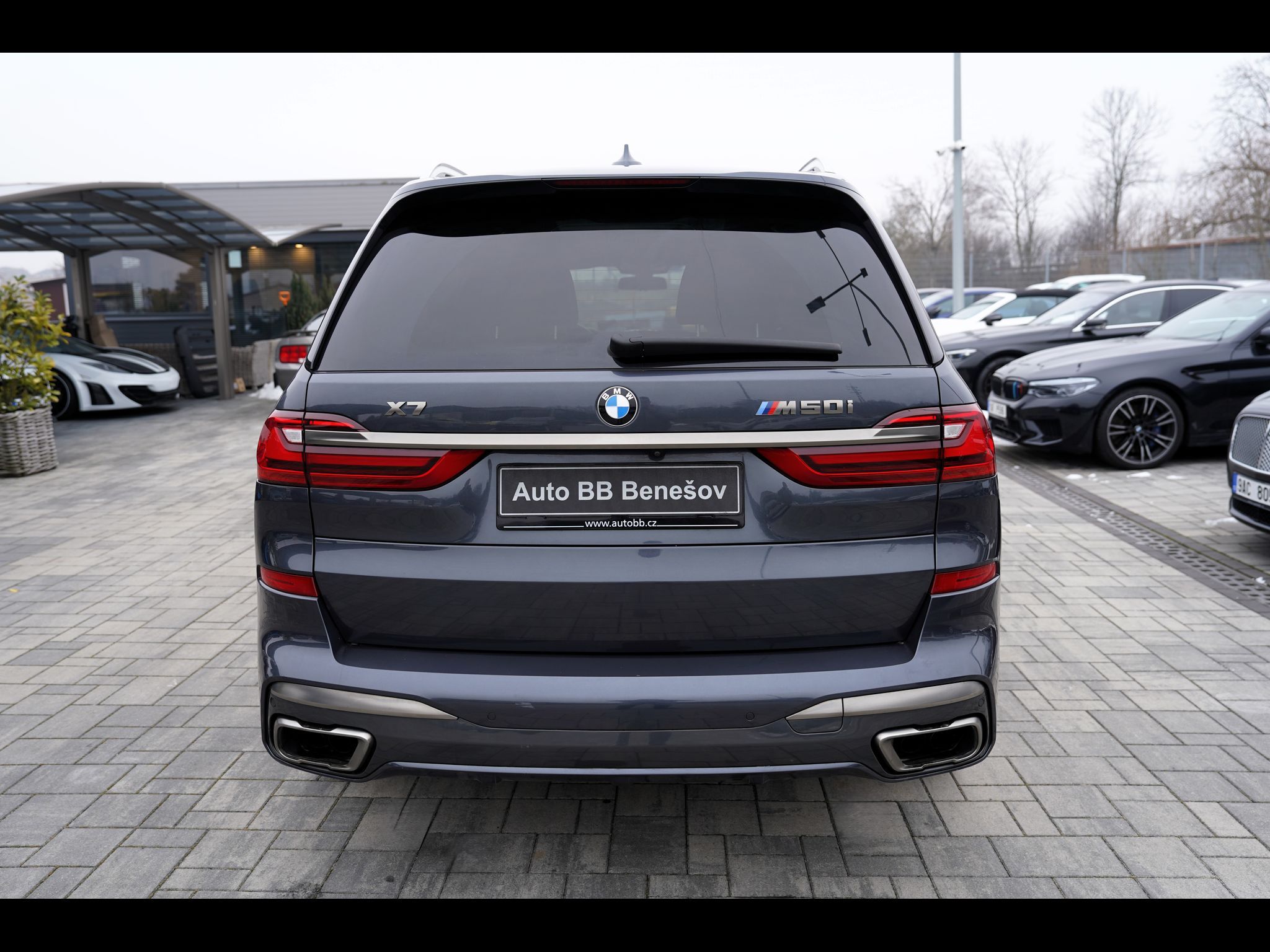 BMW X7, M50i xDrive/AT9/22"/ČR/530 PS - fotka 5