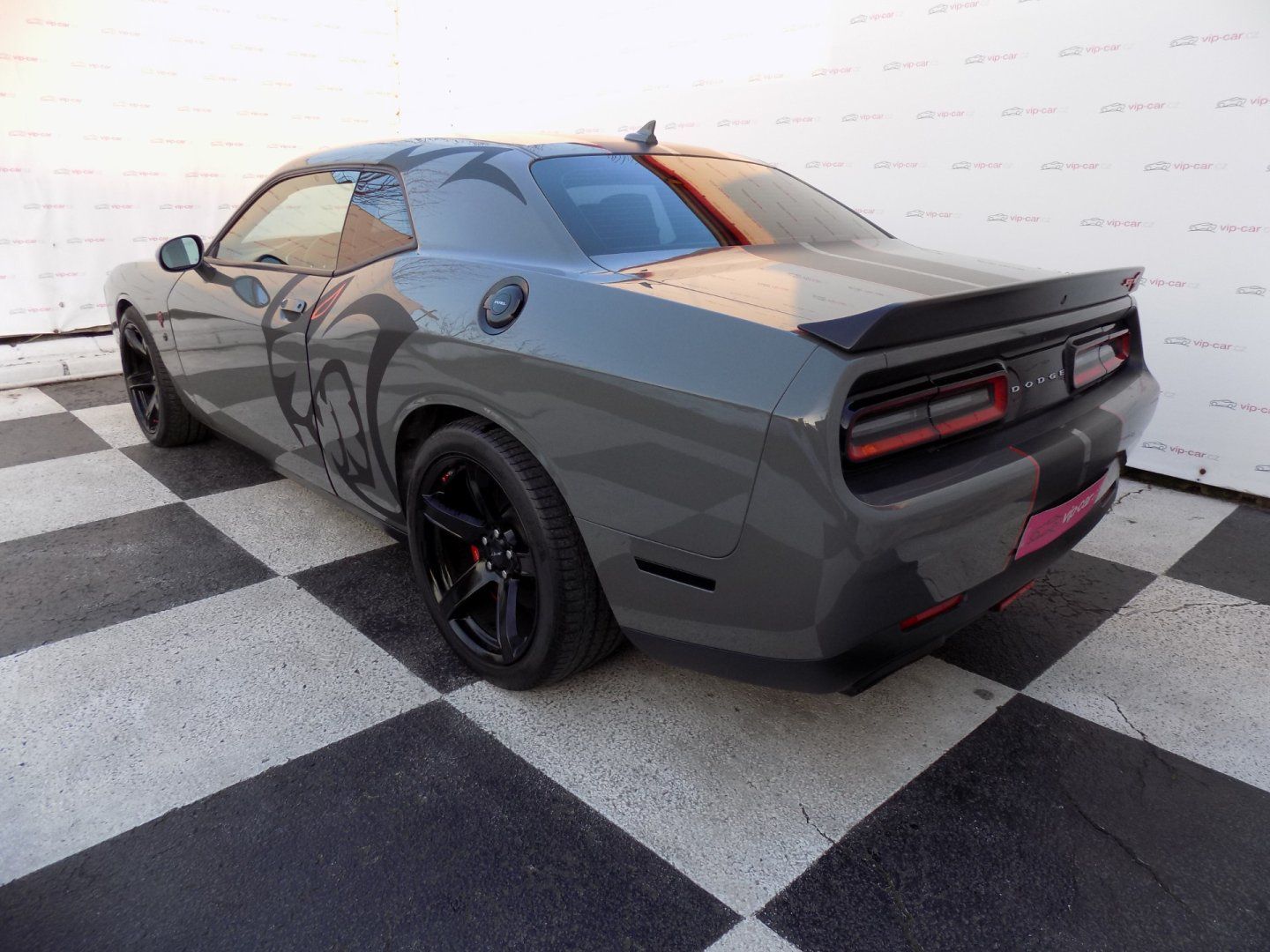 Dodge Challenger, 6.2/V8/HELLCAT/SRT/Větr.sed/ - fotka 3