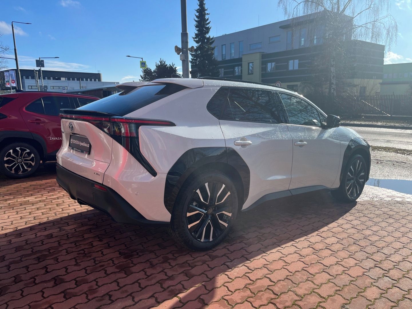 Toyota bZ4X, MC25 BEV AT 4X4 Executive - fotka 5
