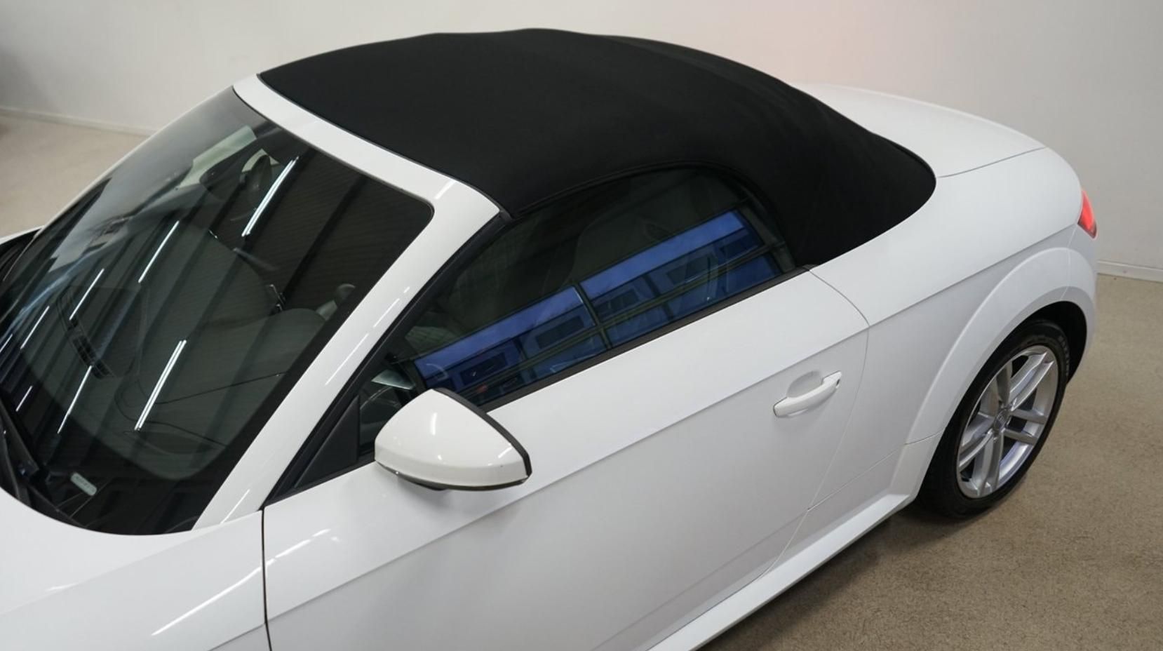 Audi TT, Roadster 2.0 TDI  Manual - fotka 5