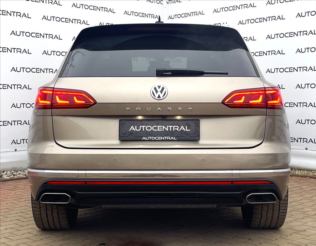 Volkswagen Touareg, 3,0 TDi,4x4,210kW,WEBASTO,STK - fotka 5
