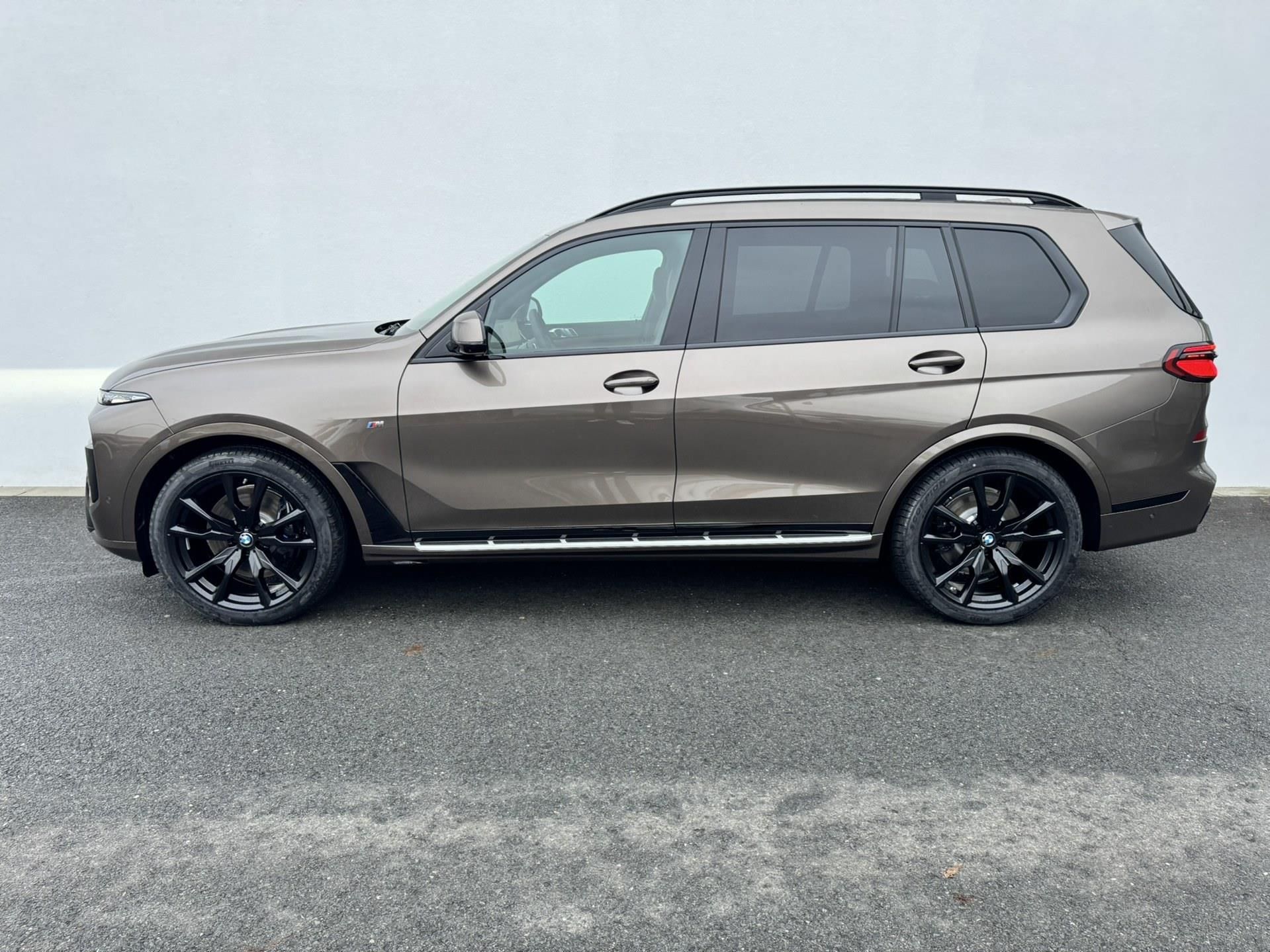 BMW X7, X7 xDrive40d - fotka 4