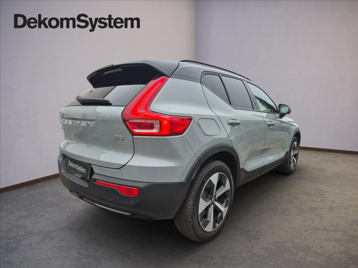Volvo XC40, 2,0 B3 Plus Dark - fotka 3