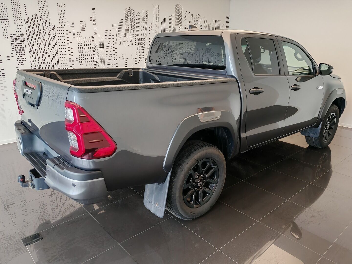 Toyota Hilux, 2.8L Diesel - 4x4 - 6 AT - fotka 4