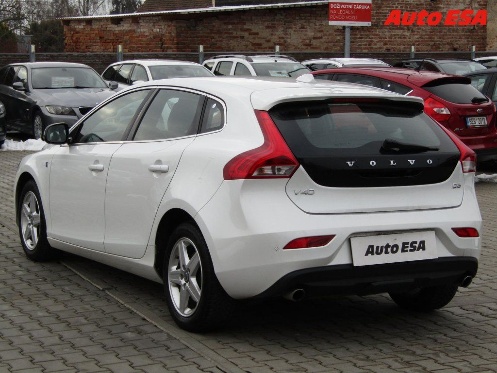 Volvo V40, 2.0 D,Navi,xenon,kůže - fotka 6