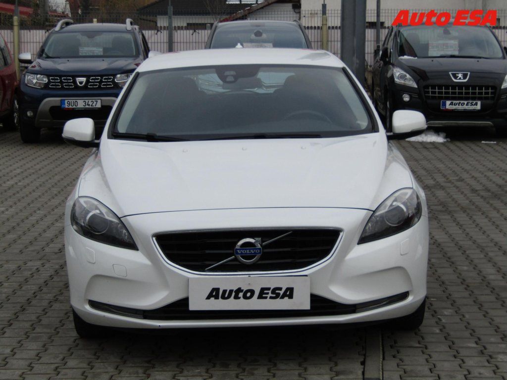 Volvo V40, 2.0 D,Navi,xenon,kůže - fotka 2