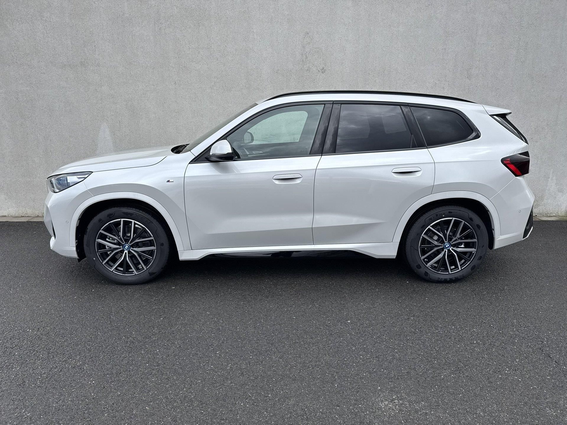 BMW X1, iX1 xDrive30 - fotka 4