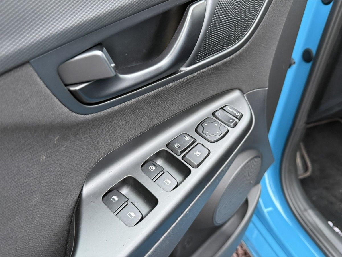 Hyundai Kona, 1,6 T-GDi 145kW DCT N-Line 4WD - fotka 6