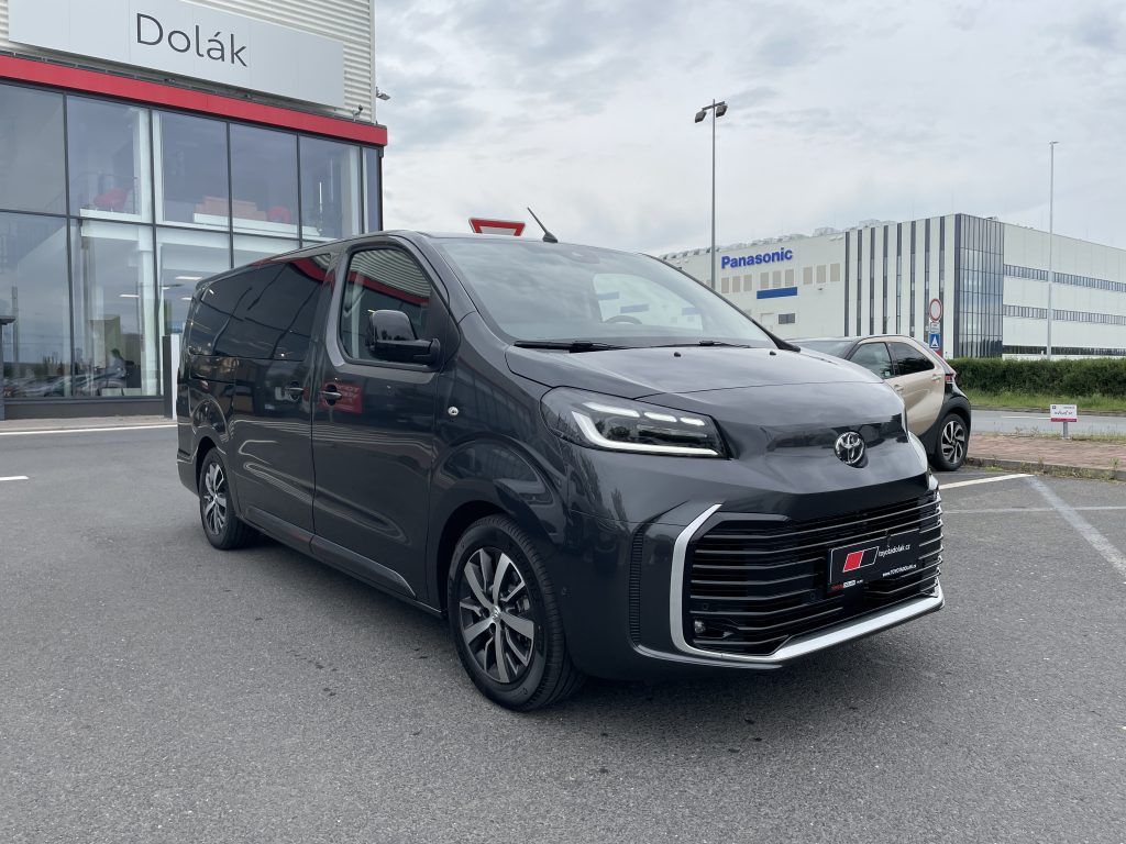 Toyota Proace Verso, 2.0 8AT L2 VIP 7S ODBĚR 3/2026