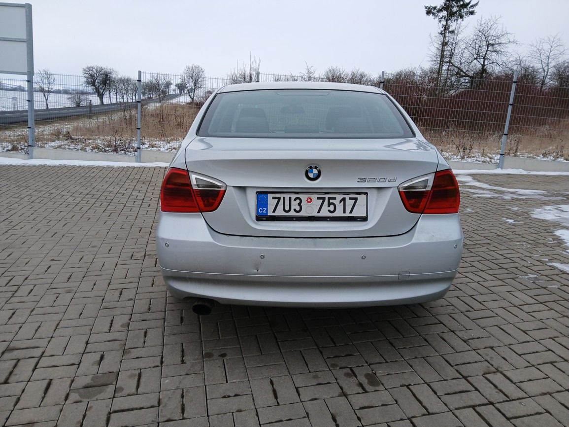 BMW Řada 3, 320d - fotka 4