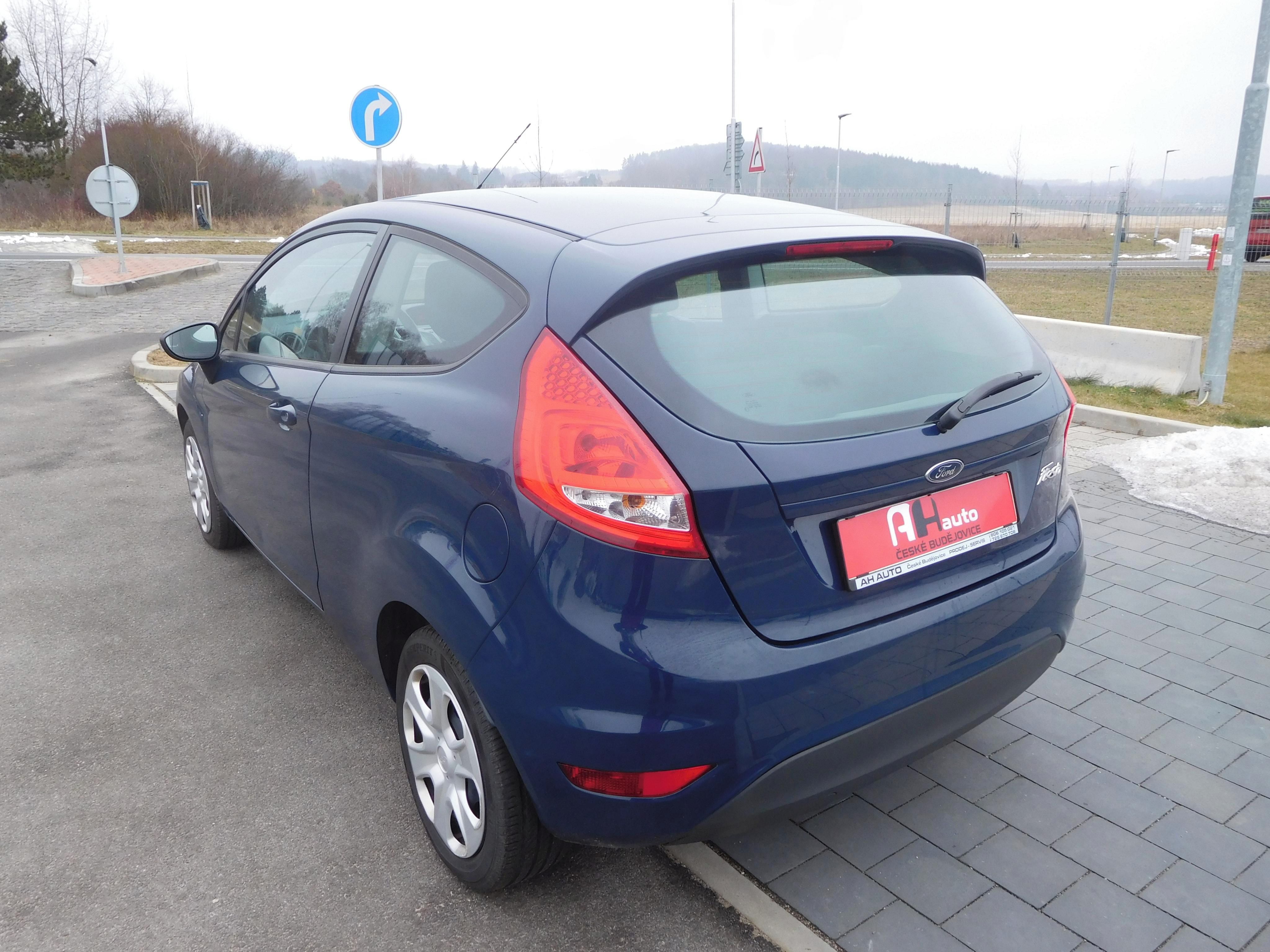 Ford Fiesta, 1,25i Trend, 44 kW, Klima - fotka 4