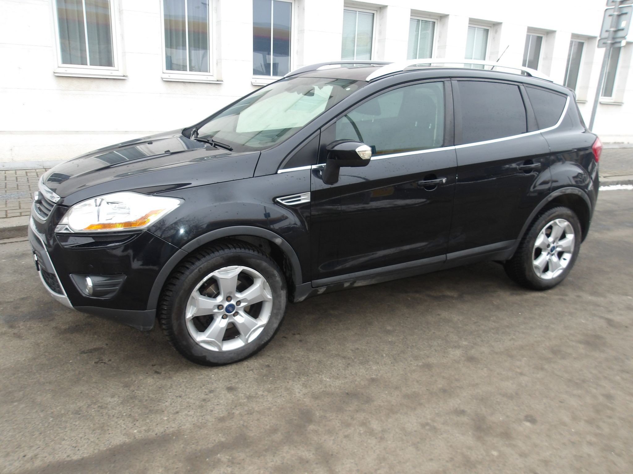 Ford Kuga, 2,0TDCi AUTOMAT! TITANIUM! - fotka 2
