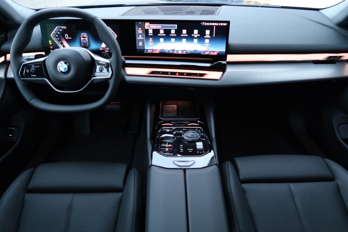 BMW Řada 5, 520i - fotka 4