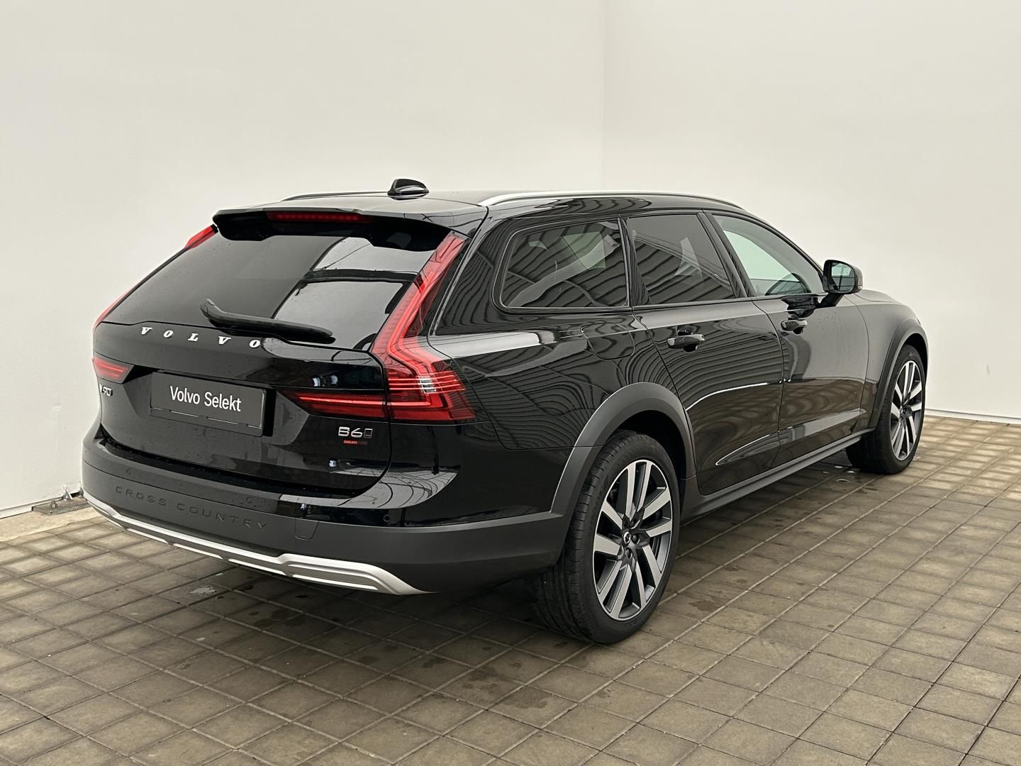 Volvo V90, 2.0B6 220kW 4x4  Cross Country - fotka 5