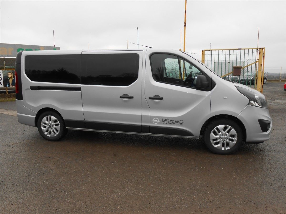 Opel Vivaro, 1,6 92 kW 9 Míst Serviska - fotka 5