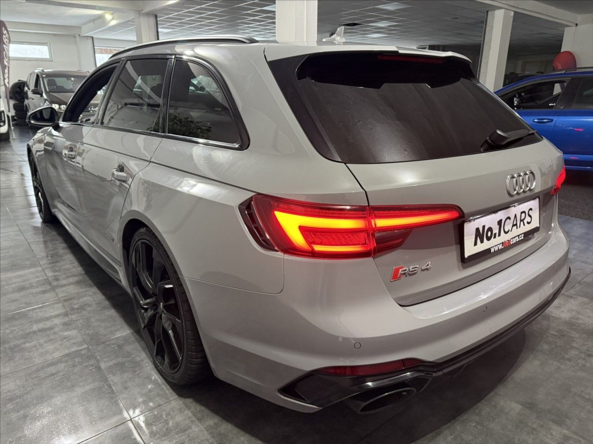 Audi RS4, 2,9   TFSI 450HP QUATTRO ALCA - fotka 4
