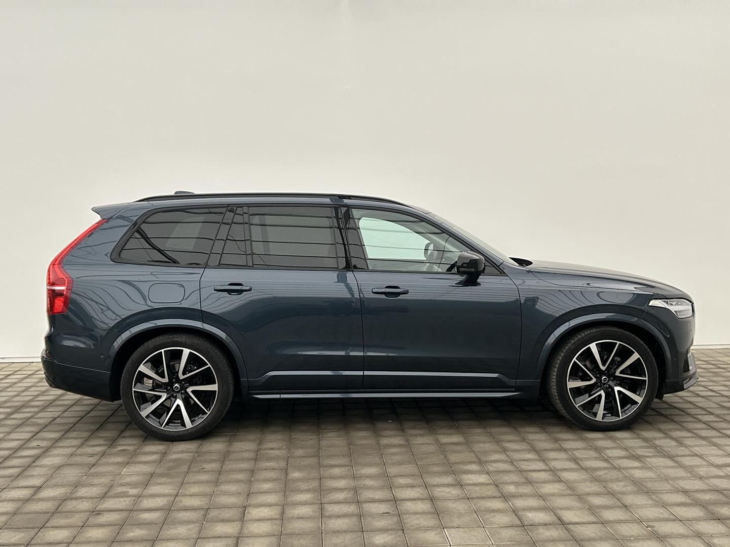 Volvo XC90, 2.0B5 173kW 4x4  ULTIMATE Vzdu - fotka 4