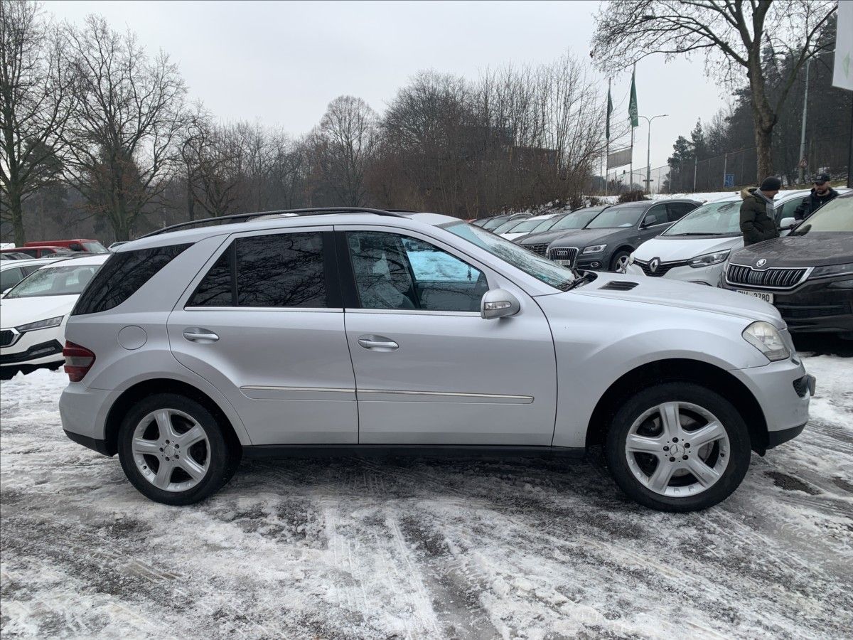 Mercedes-Benz Třídy M, 4,0 CDI - fotka 4