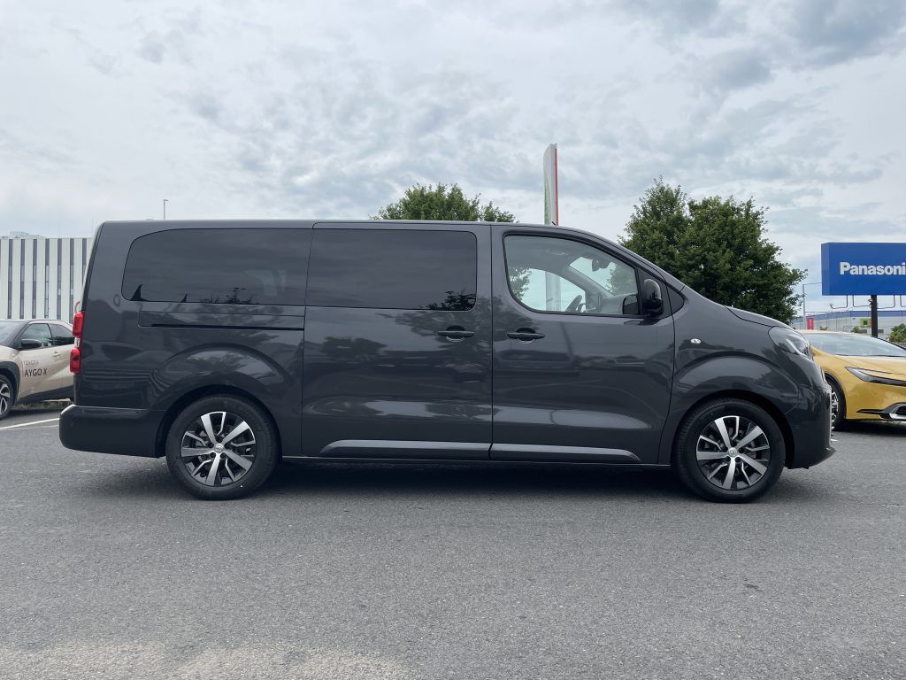 Toyota Proace Verso, 2.0 8AT L2 VIP 7S ODBĚR 3/2026 - fotka 2