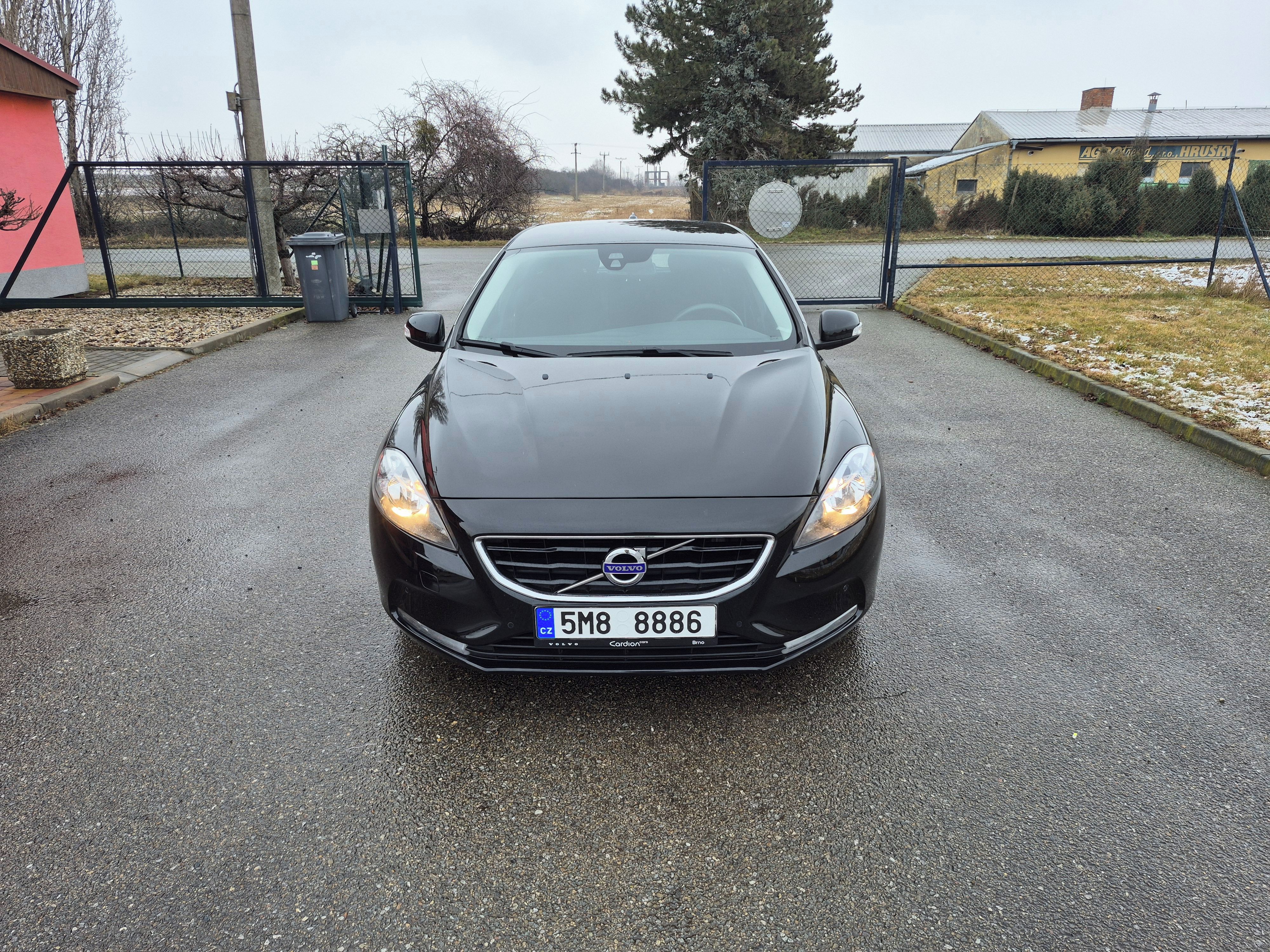 Volvo V40, 1,6i, 88kW, T2, ČR - fotka 2