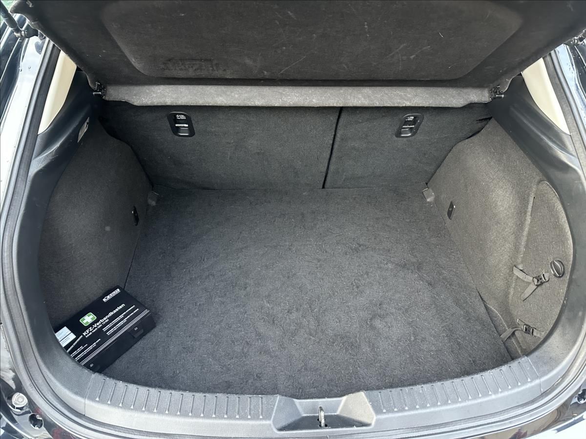 Mazda 3, 2,0 121kw G165 TOP - fotka 5