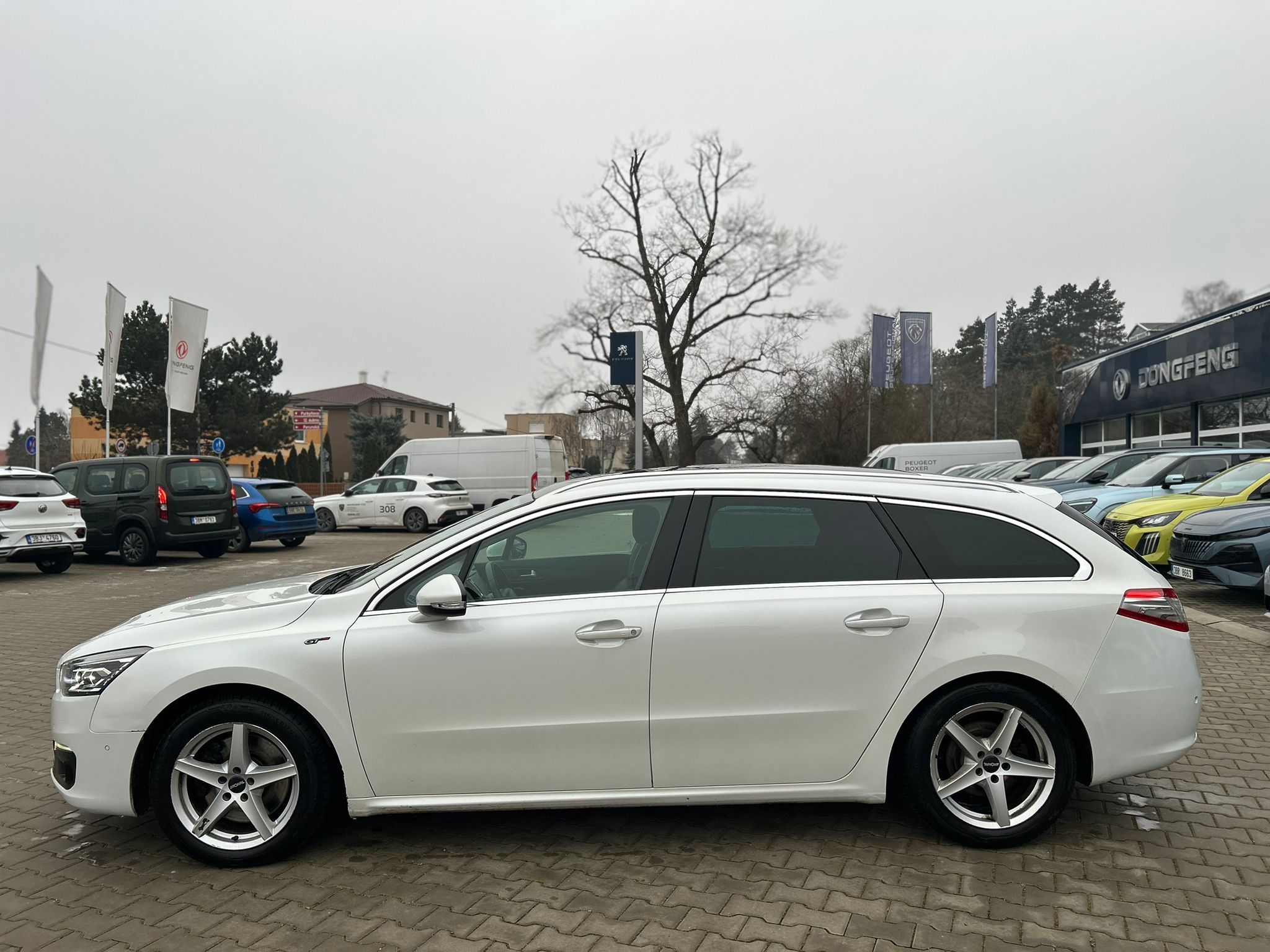 Peugeot 508, 508 SW GT 2.0 BlueHDI 180 AT6 - fotka 5