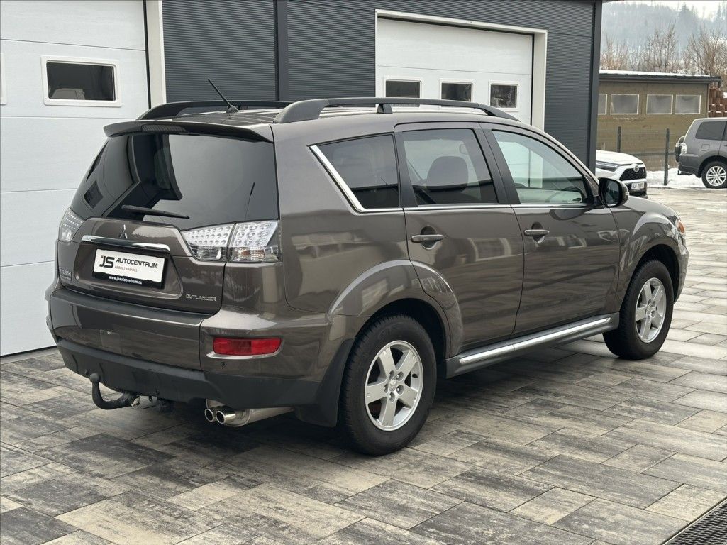 Mitsubishi Outlander, 2,2 DI-D 177PS  X-Tra - fotka 5