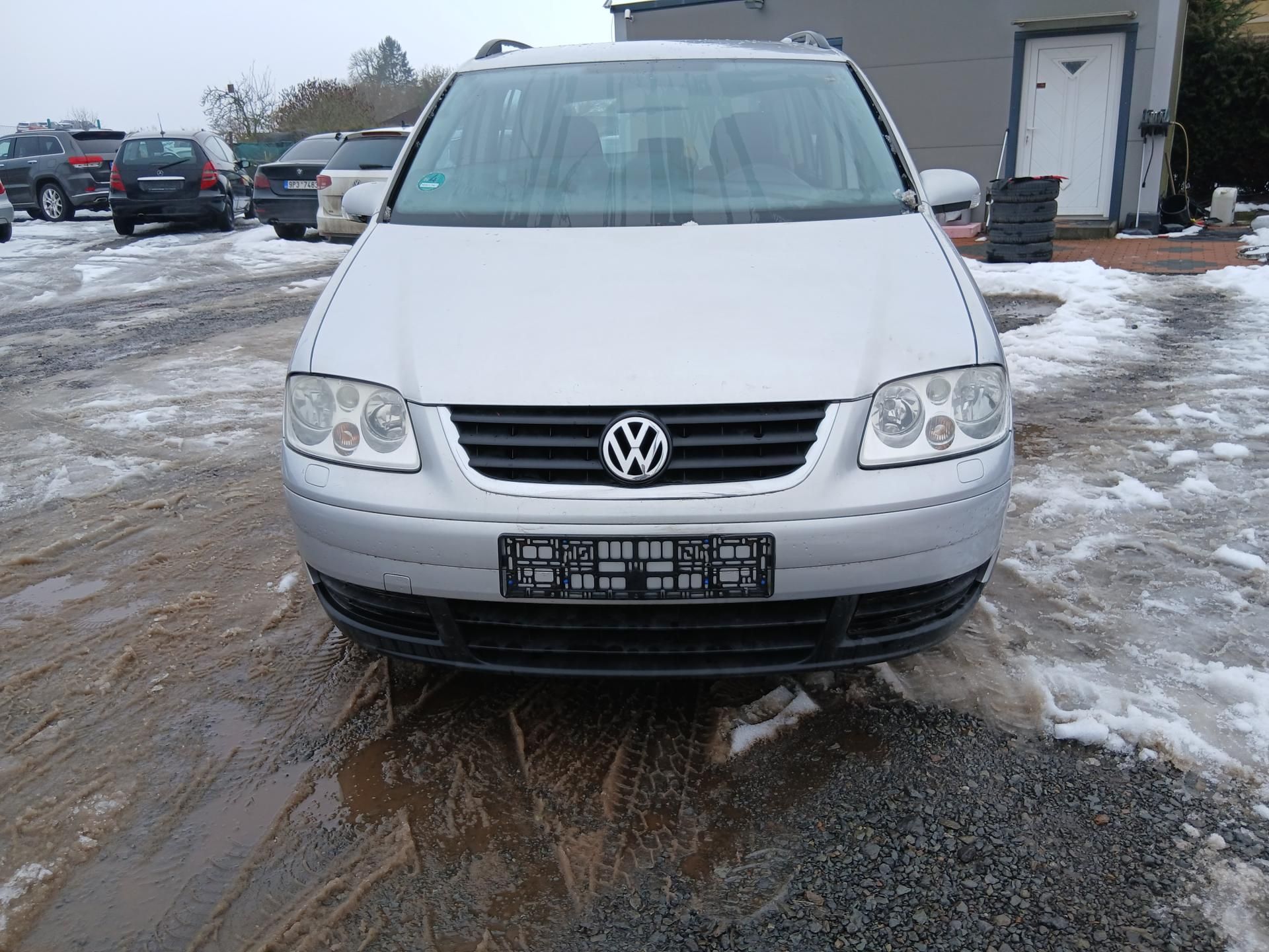 Volkswagen Touran, 1.6 FSI, ALU - fotka 4