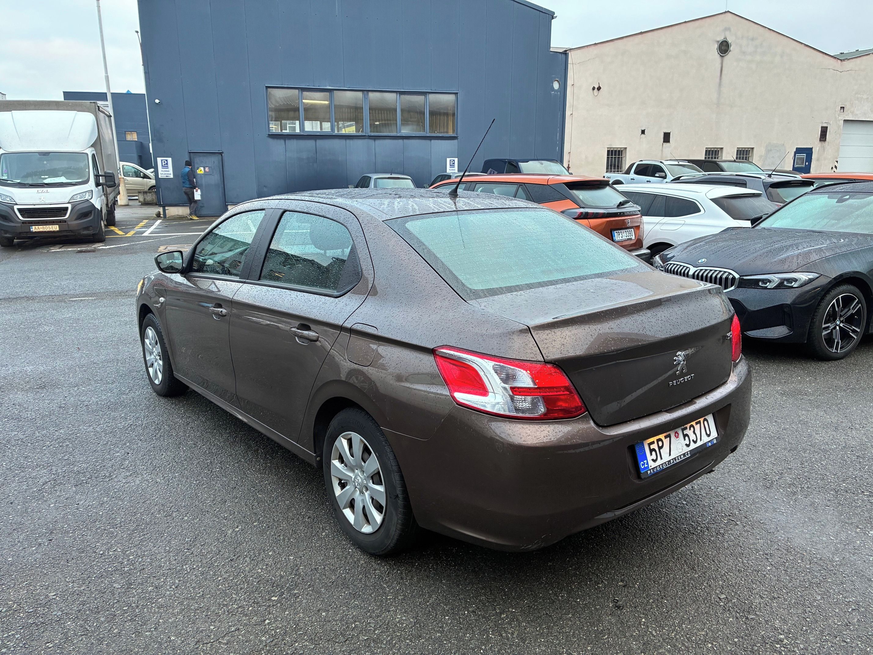 Peugeot 301, 1,6 16V 85kW - fotka 3