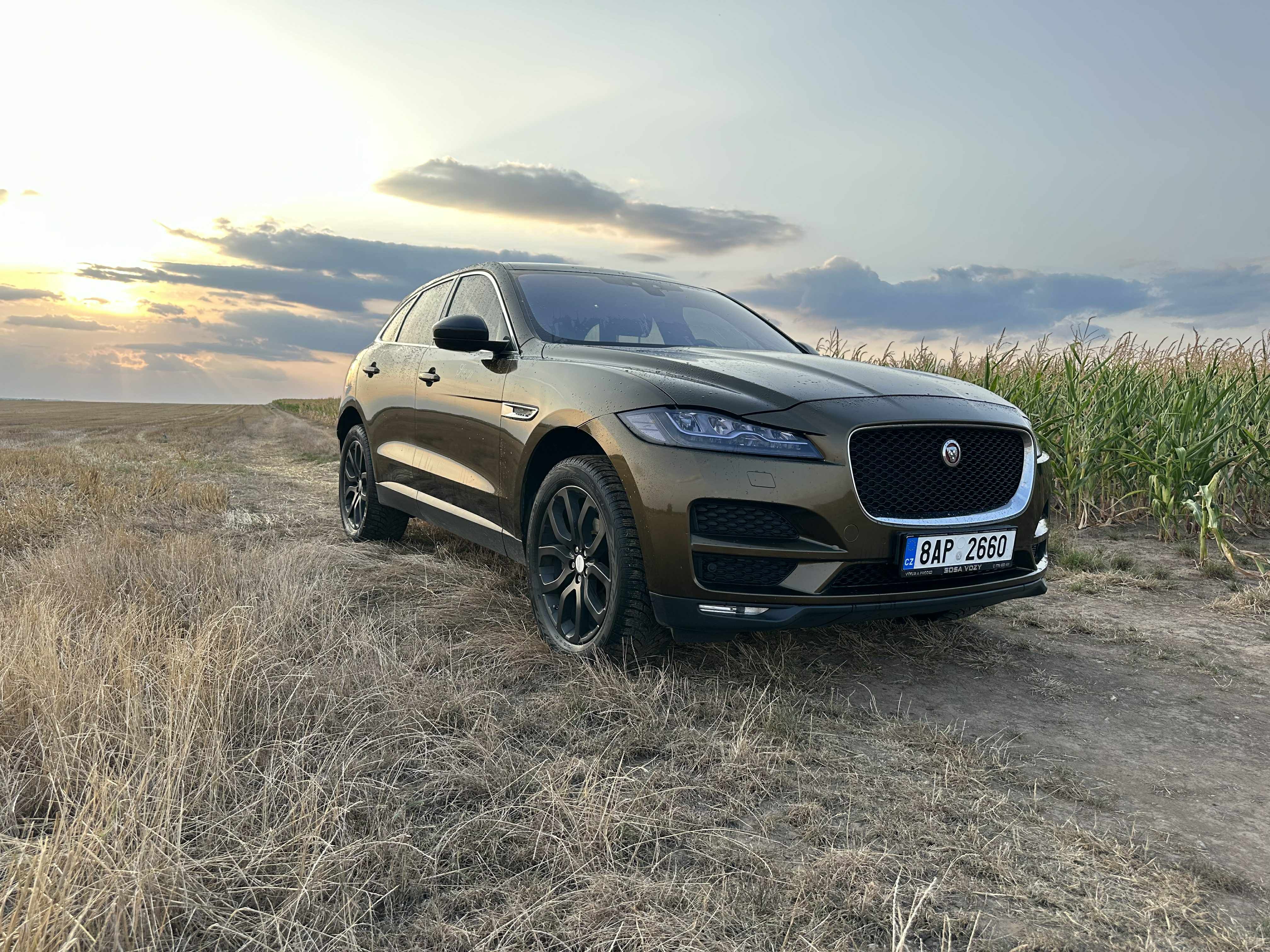 Jaguar F-Pace, 2.0 TDI , 4x4 , servisováno - fotka 2