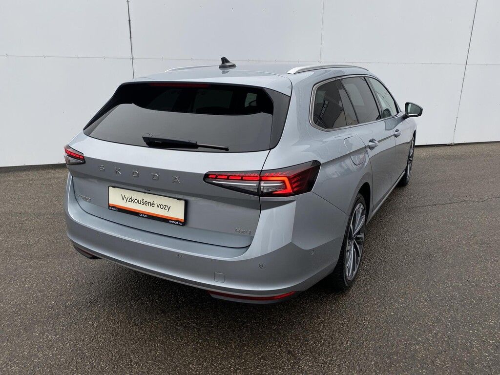 Škoda Superb, Combi 2,0 TDI L&K 4x4 DSG - fotka 2