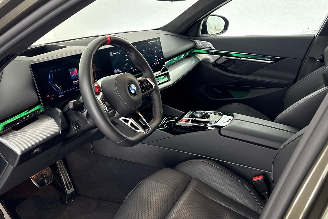 BMW M5, Sedan - fotka 6