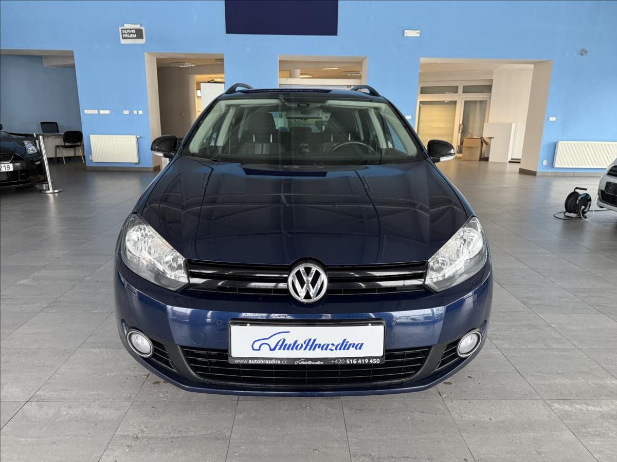 Volkswagen Golf, 1,2   TSI 77kW,MATCH,SERVISKA - fotka 2