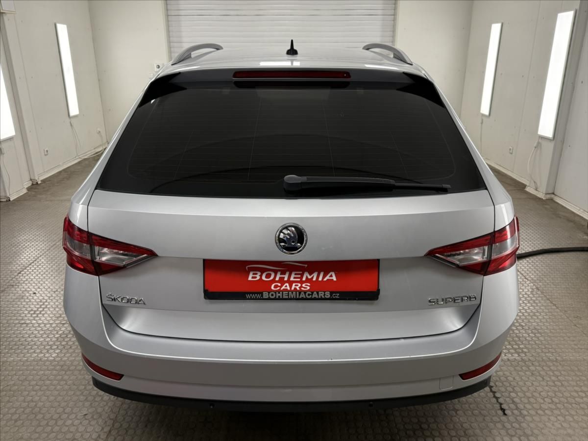 Škoda Superb, 2,0 TDI ČR DSG NAVI CARPLAY - fotka 5