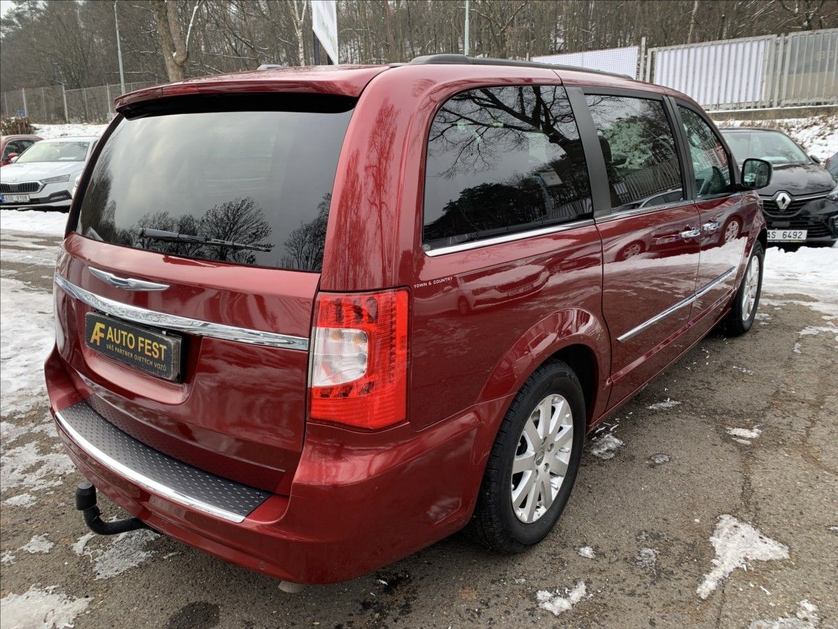 Chrysler Town & Country, 3,6 i V6 7.MÍST - fotka 5
