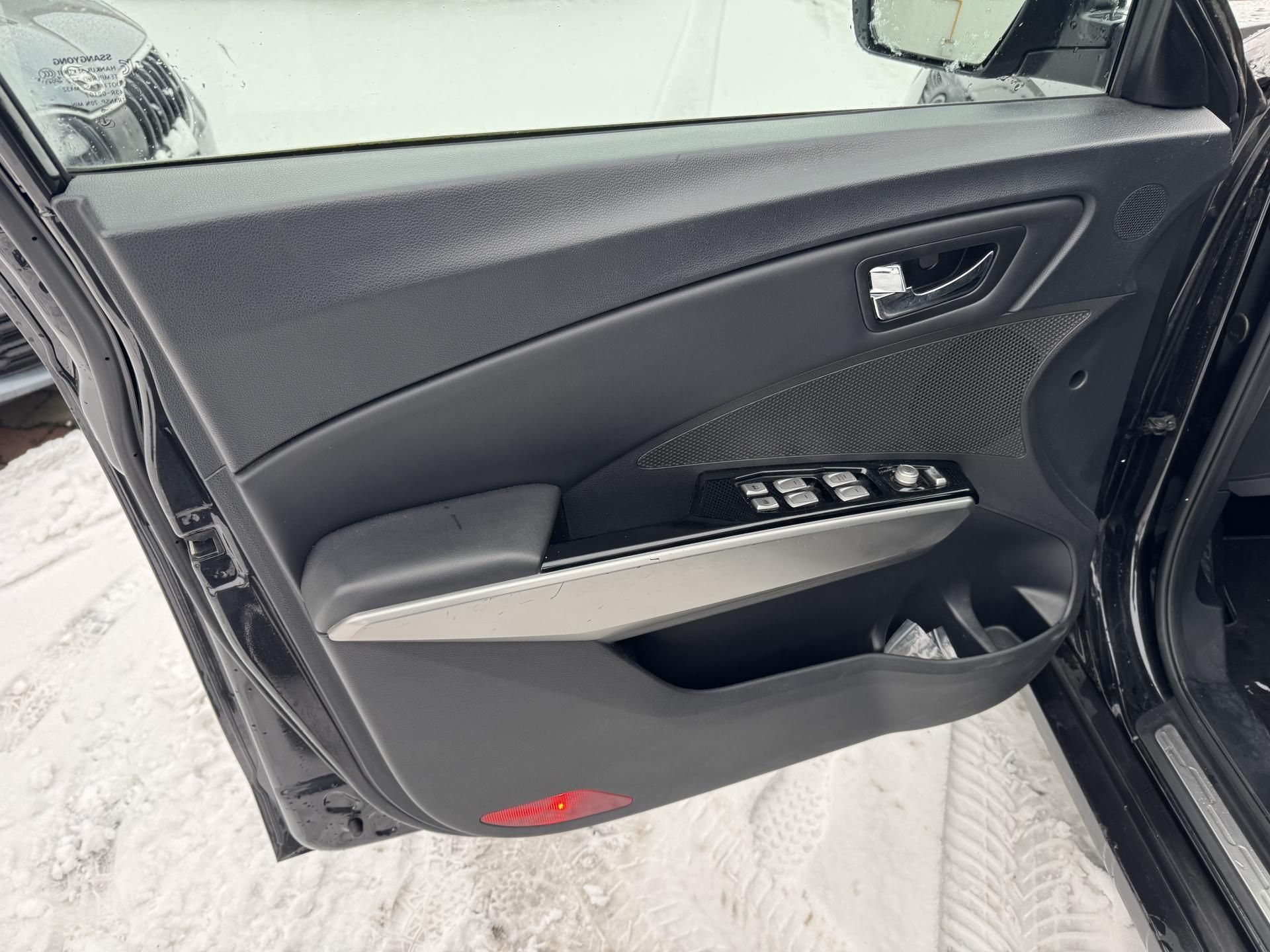 SsangYong Tivoli, 1,6i 4x4 Automat - fotka 6