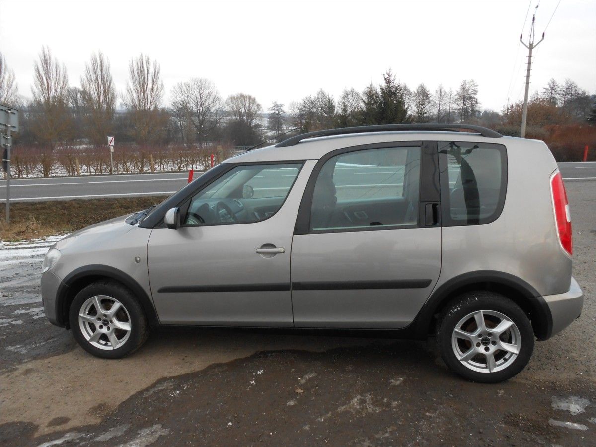 Škoda Roomster, 1,4 16V 63 kW KLIMA Serviska - fotka 6