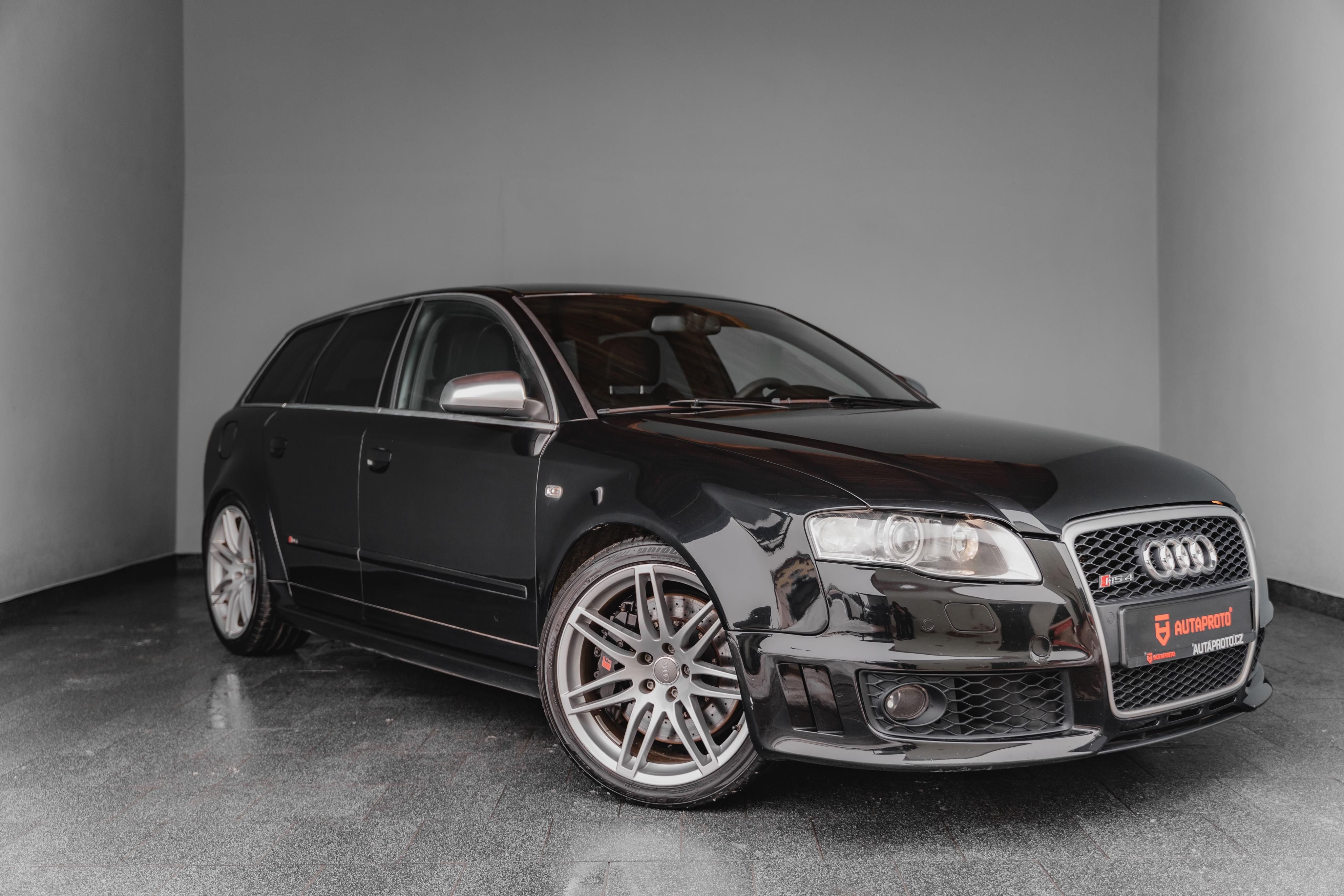 Audi RS4 Avant, 4.2-V8-309kW-Quattro-R19 - fotka 3