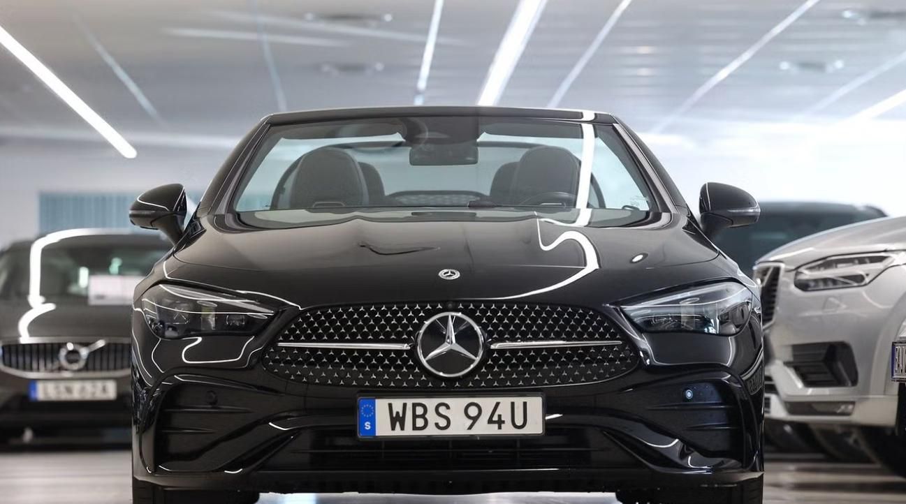 Mercedes-Benz CLE, 300 4M AMG premium 360k HuD - fotka 4