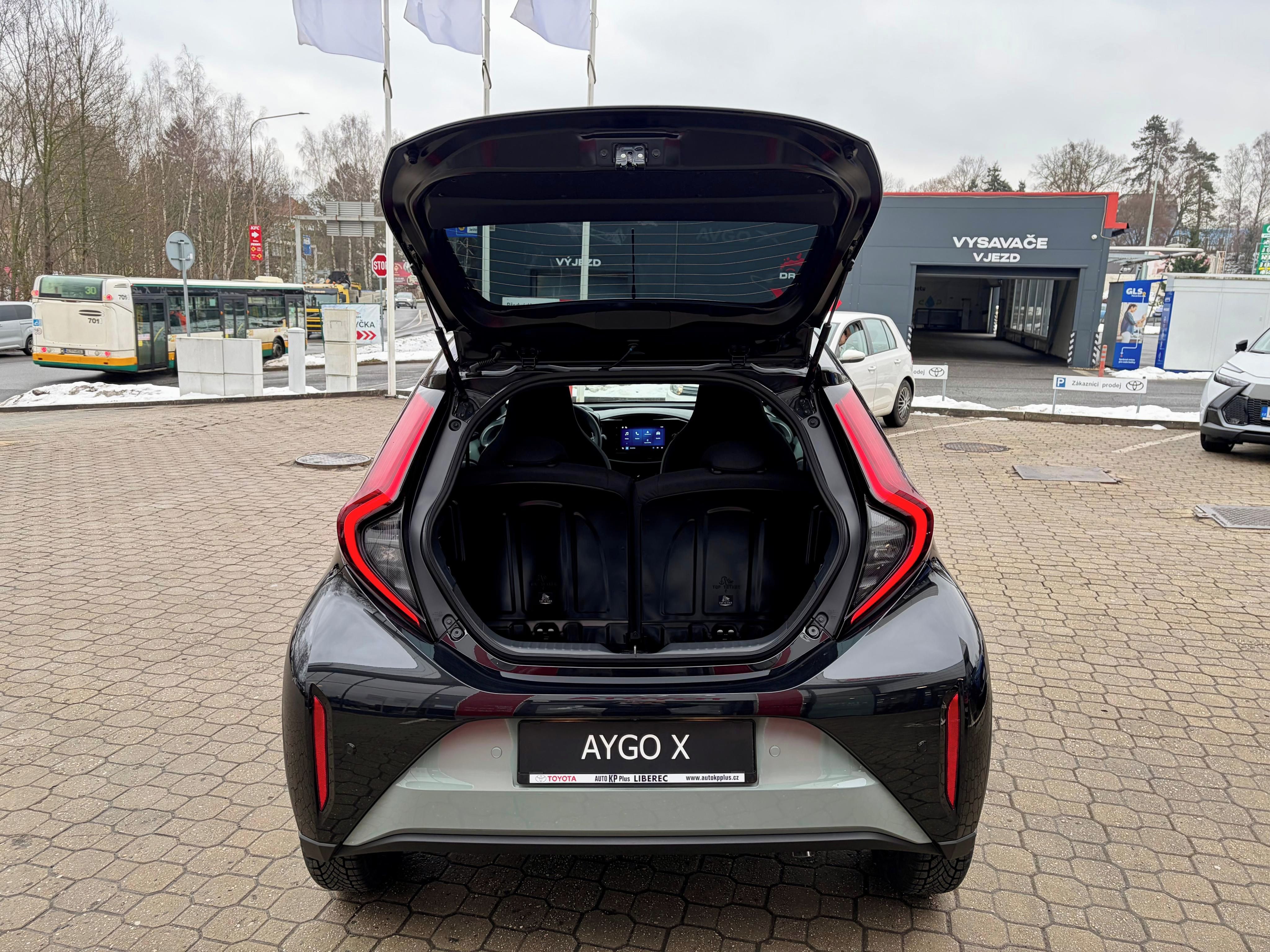 Toyota Aygo, 1,5 HEV 116k Style Smart - fotka 6
