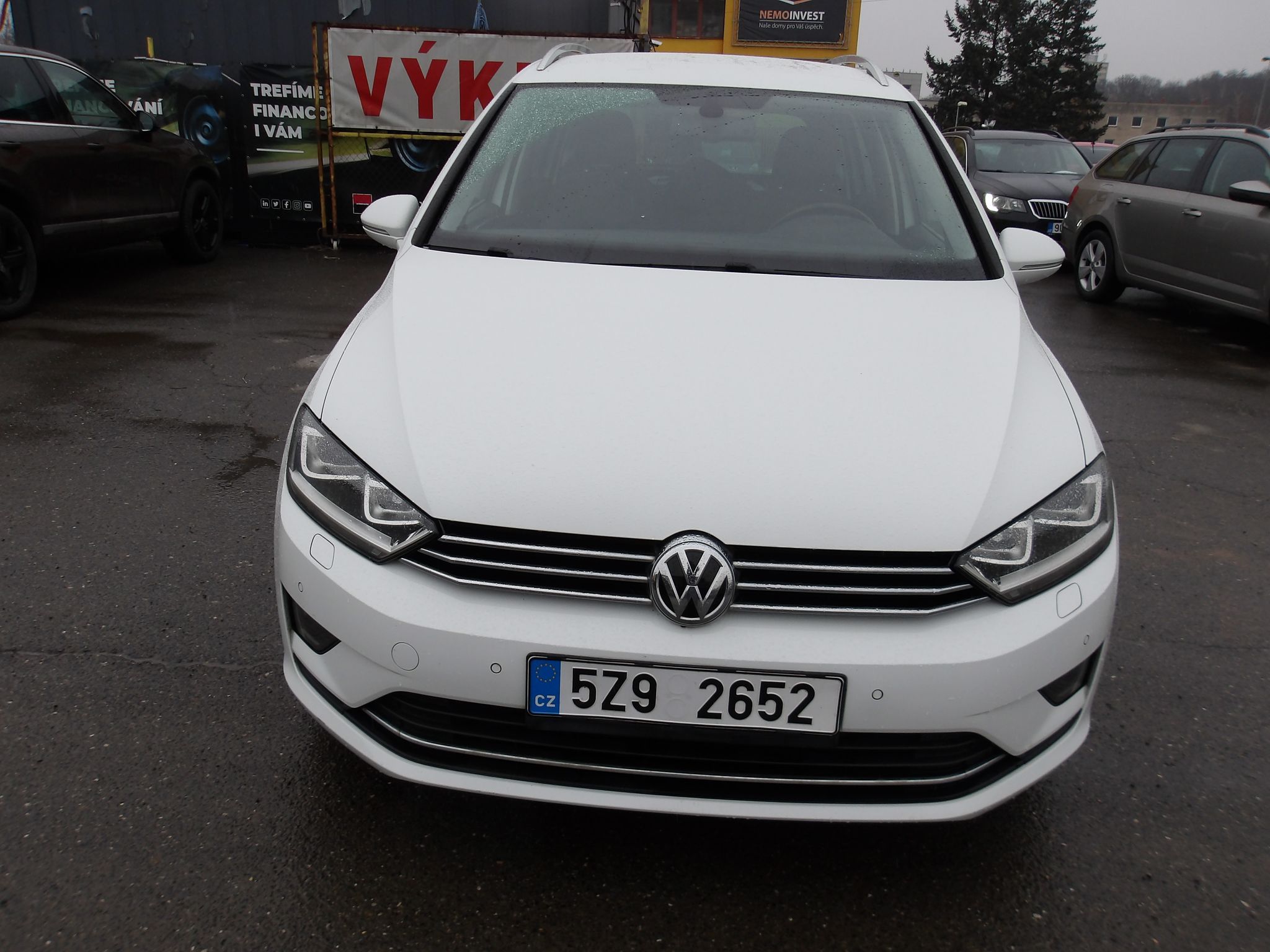 Volkswagen Touran, 2,0TDi ČR  AUT.DSG ! Serv.kn! - fotka 4