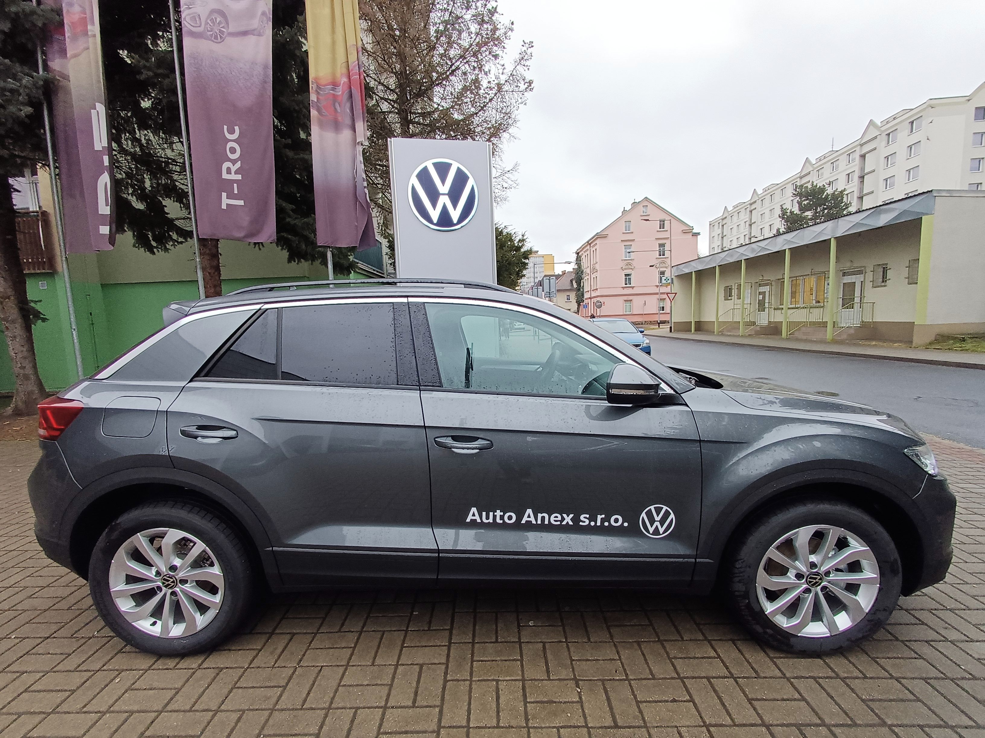 Volkswagen T-Roc, T-Roc People 1,5 TSI 110 kW 6G - fotka 3